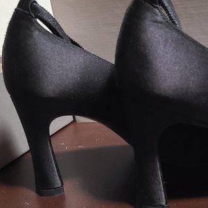 Bandolino Size 6 1/2 M  Black Satin Women's shoe